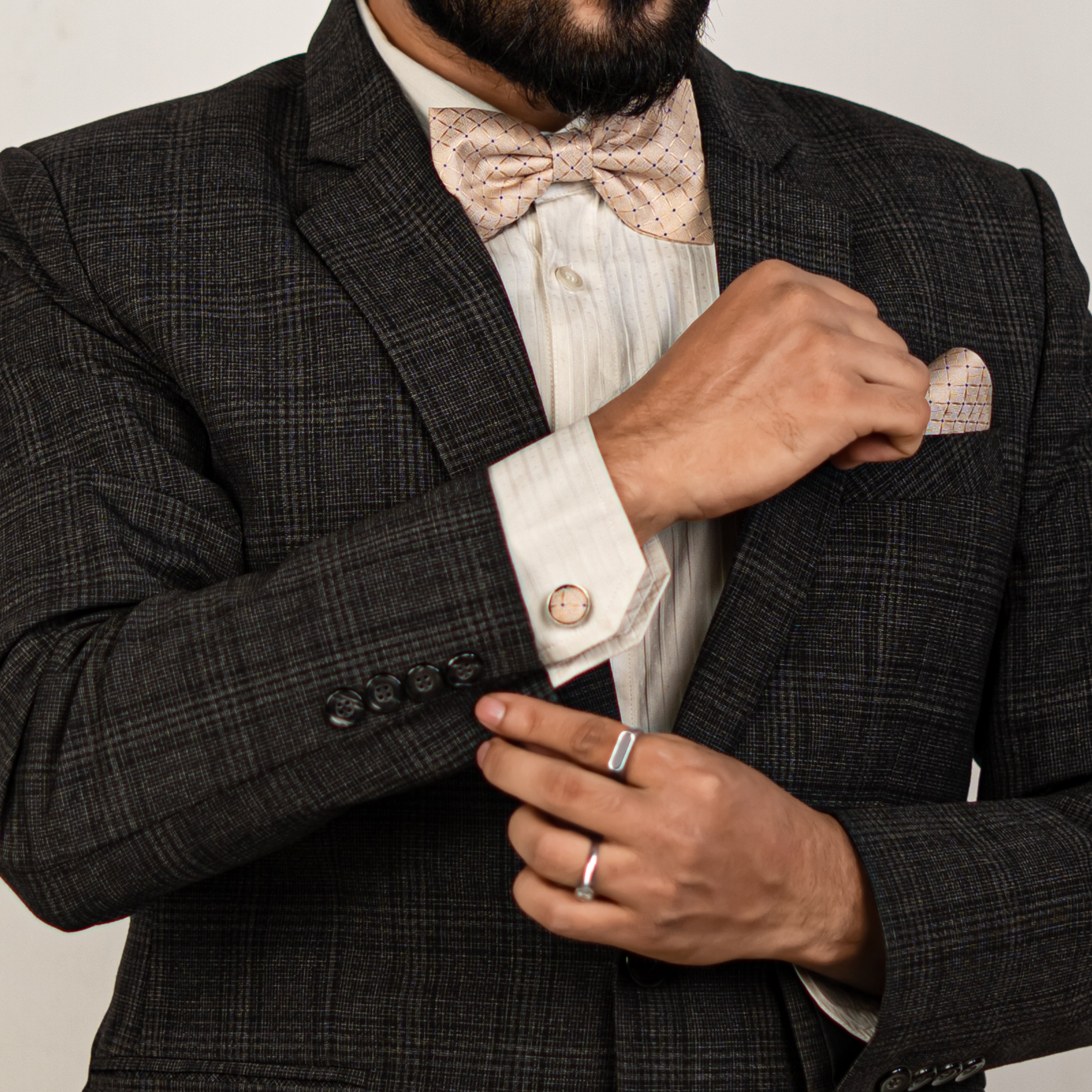 Lyxig Beige Rutmönstrad Fluga & Manschettknappar – Presentbox (3-delar)