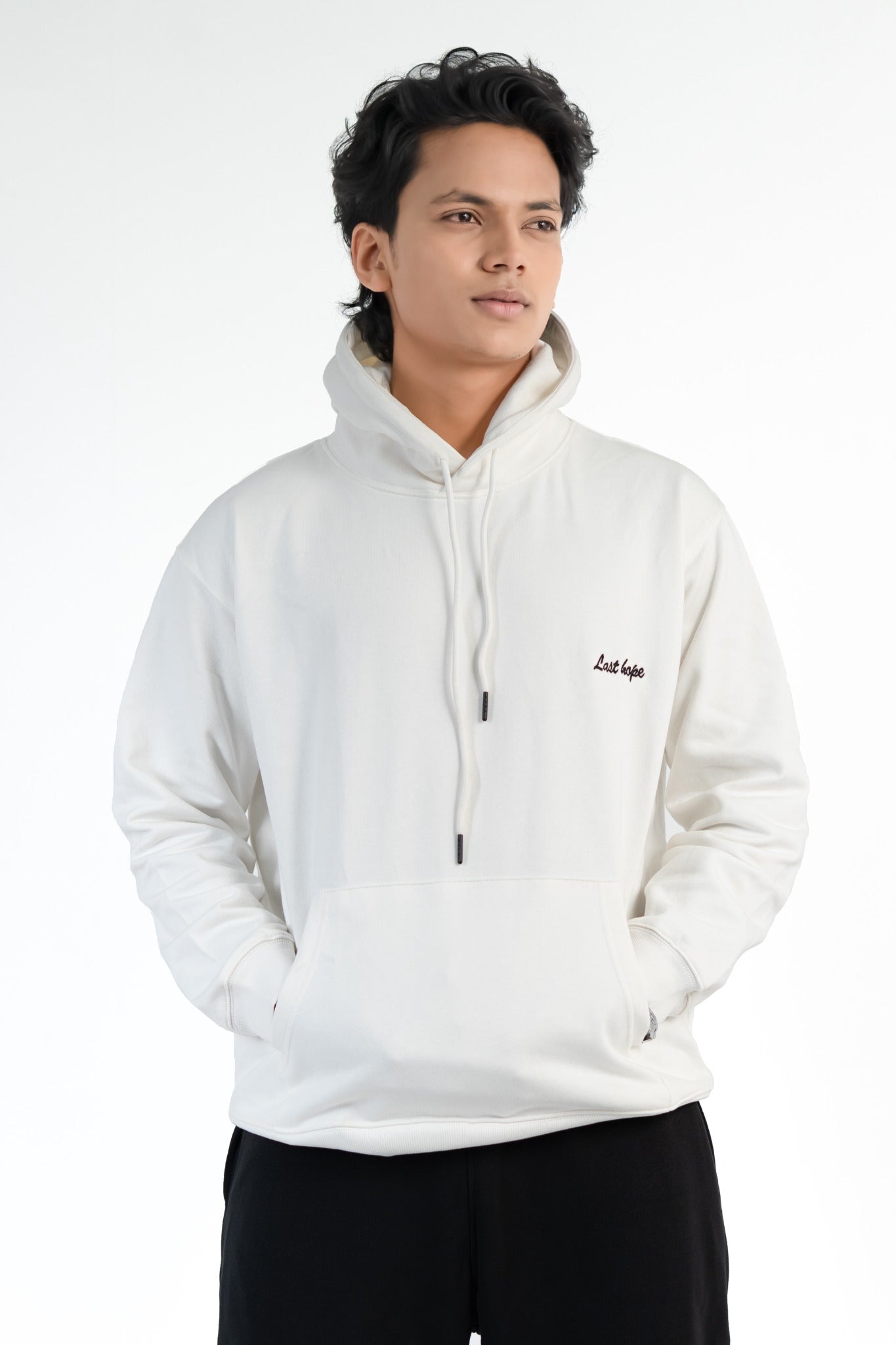 Levarel Freipons Last Hope Ivory heavyweight herrhoodie 360 GSM – detalj framifrån